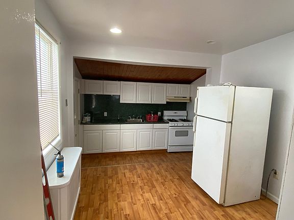 3rd image of 3161 Memphis St #1