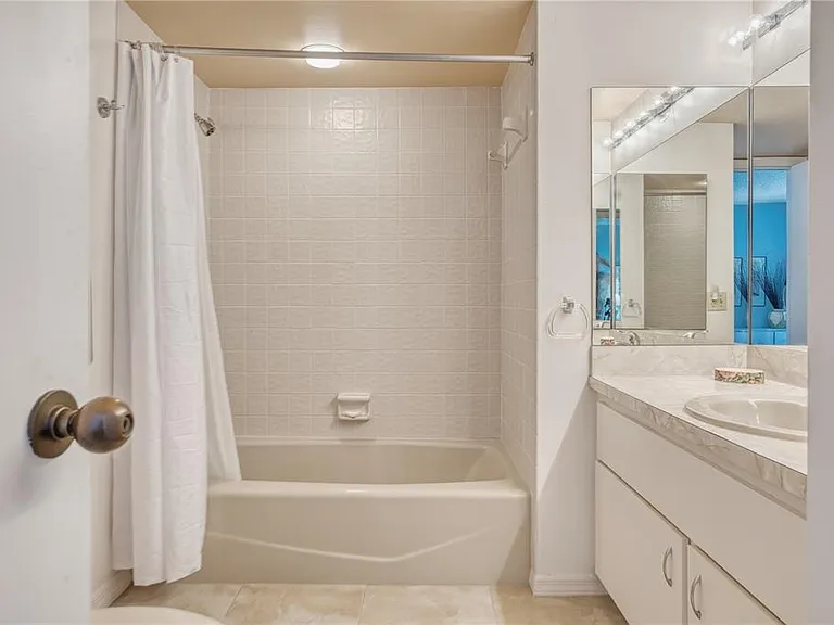 690 Island Way #307 — Photo 25