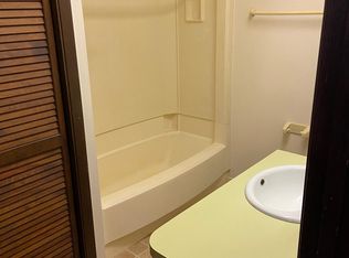 1015 Mulberry St APT B, Highland, IL 62249