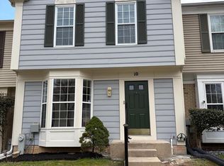 10 Windbluff Ct, Owings Mills, MD 21117