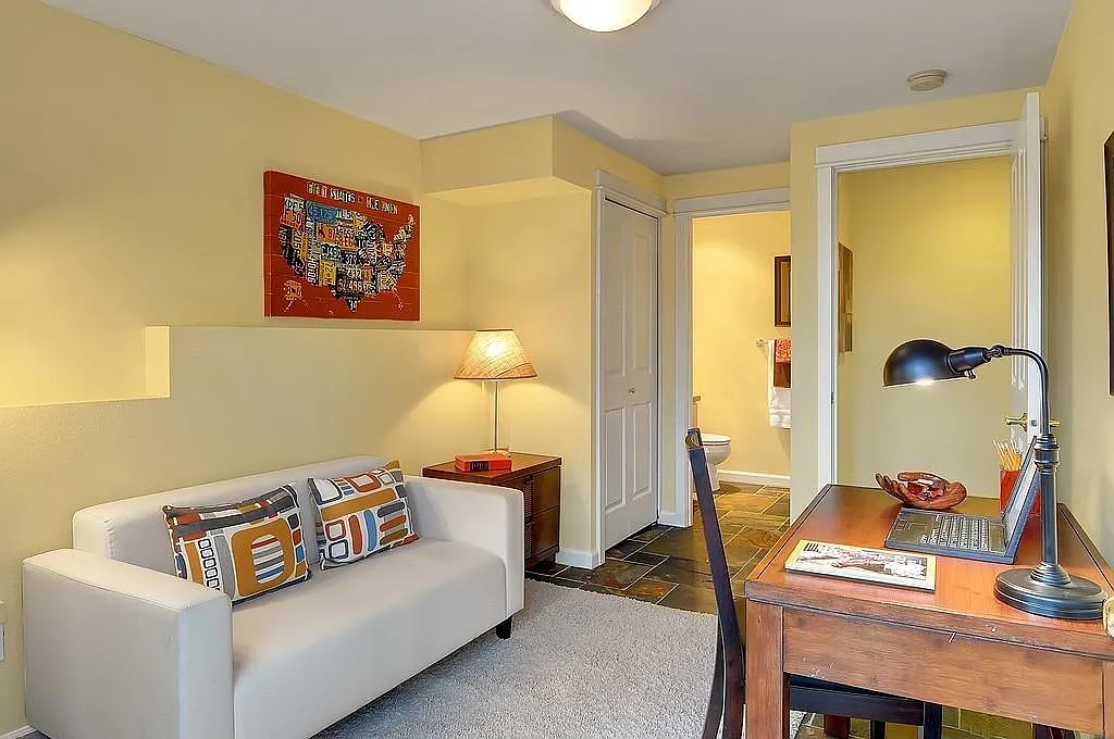 3 bed, 3.5 bath, 1635 sqft, $4,050 — Photo 3
