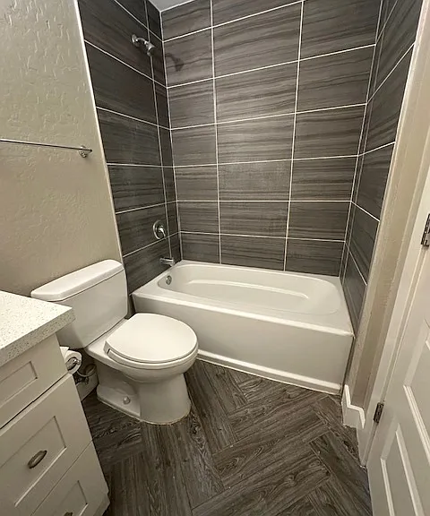 1416 E Del Rio Dr — Photo 43