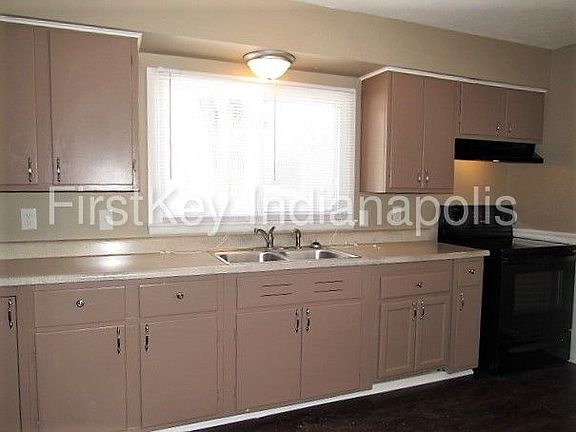2nd image of 2830 Medford Ave