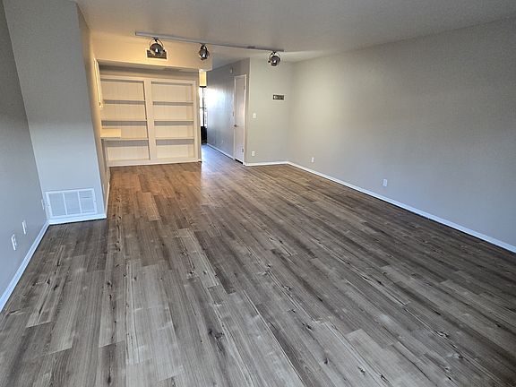 2nd image of 1339 Canterbury Blvd #1339