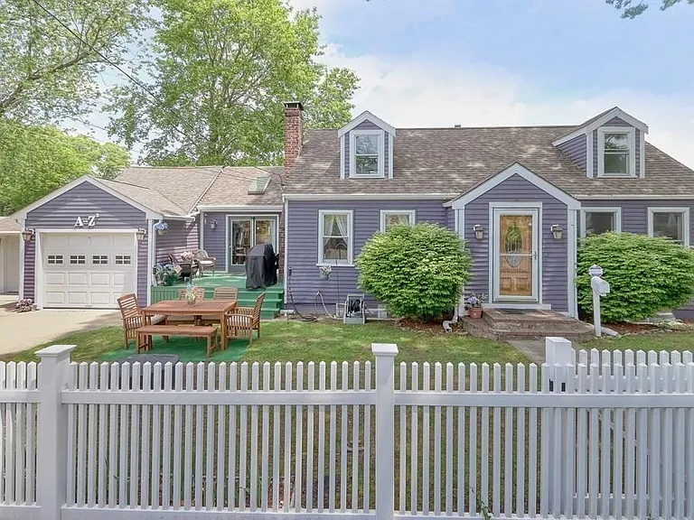 3 Oak Tree Rd — Photo 1
