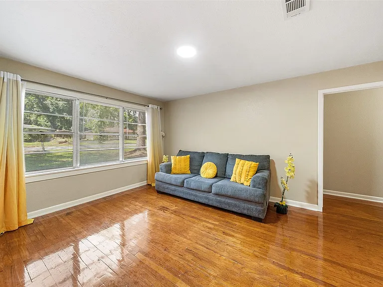 1105 Thomas Ave — Photo 11
