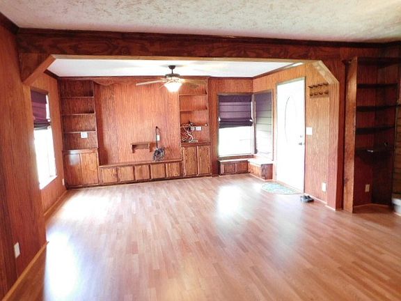 4th image of 179 Driftway Ln