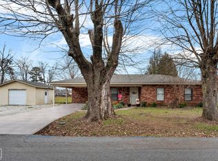123 E Gum St, Walnut Ridge, AR 72476