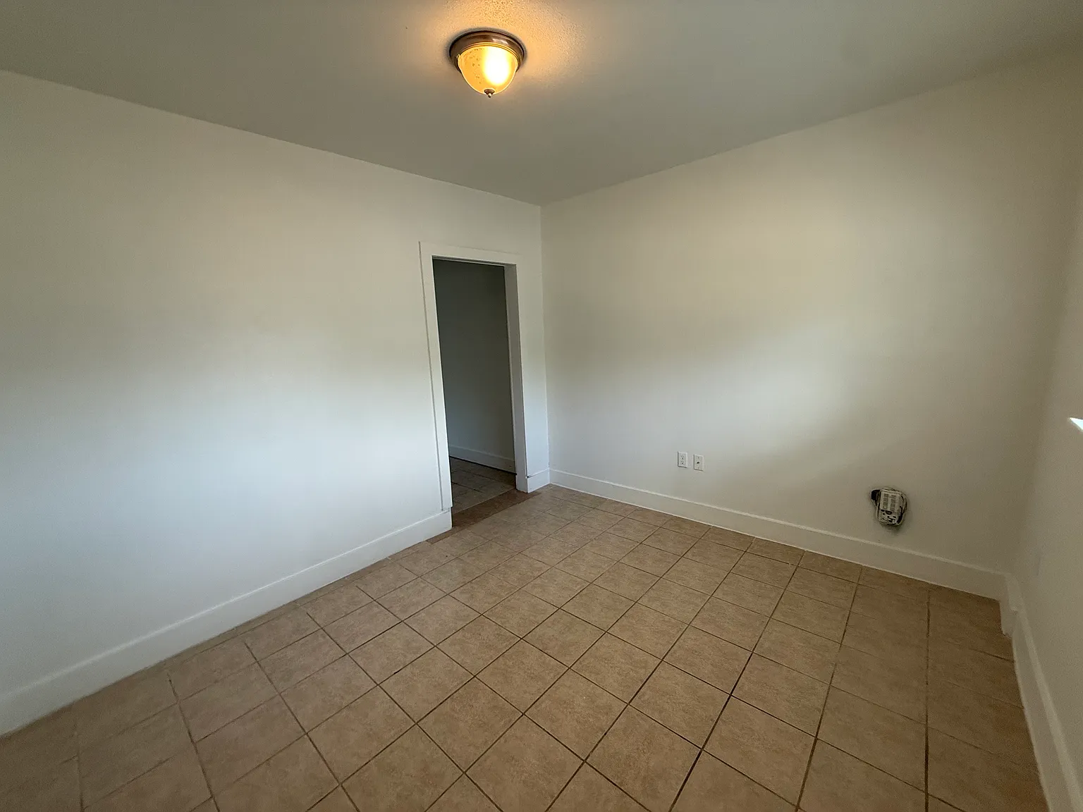 4 bed, 1.5 bath, 1288 sqft, $1,750 — Photo 2