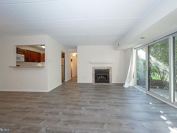 5th image of 33 Le Forge Ct #33