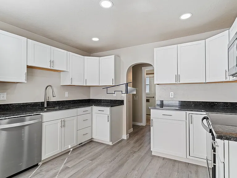 3480 Ogden Ave — Photo 2