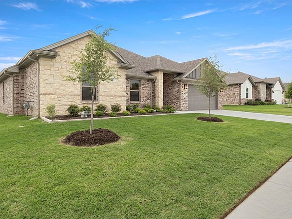 2nd image of 637 Mooney Dr