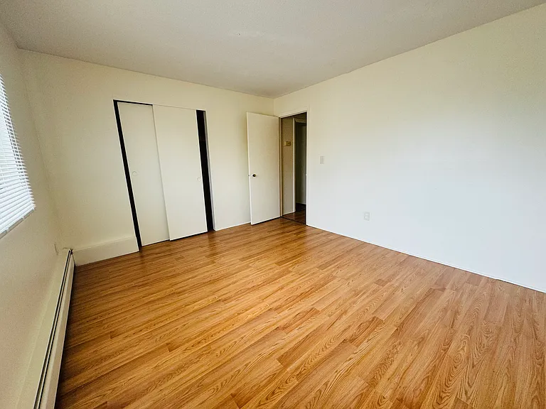 128 Mammoth Rd — Photo 14
