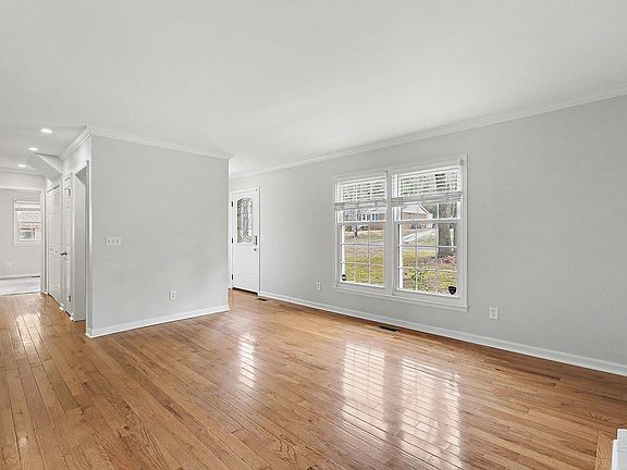 4th image of 5308 McCormick Rd