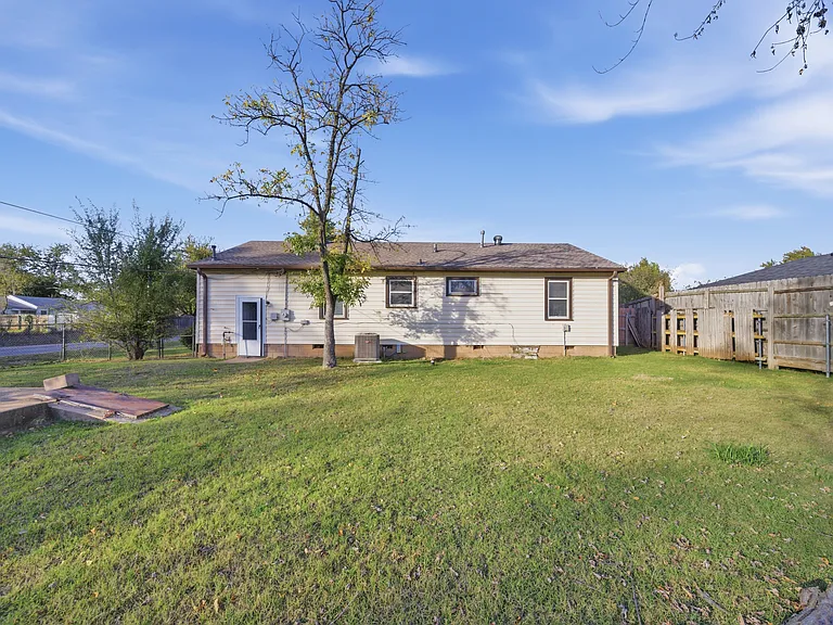 702 E Karma Ave — Photo 6