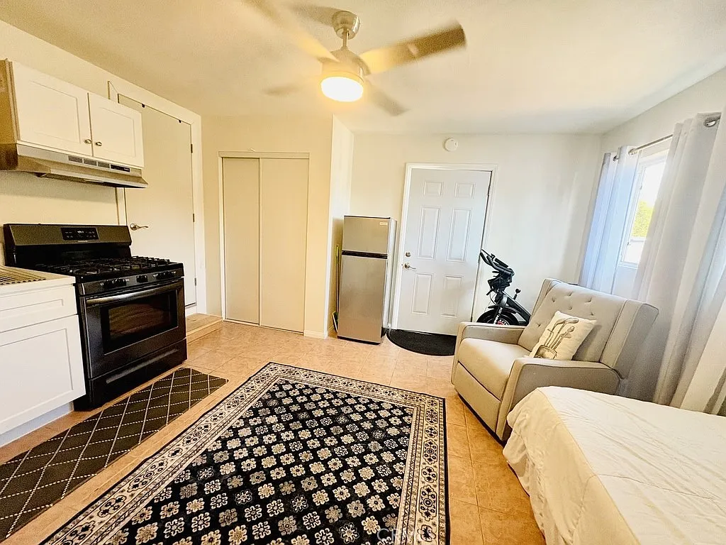 2265 W 236th Pl — Photo 4