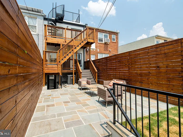 520 Irving St NW — Photo 48