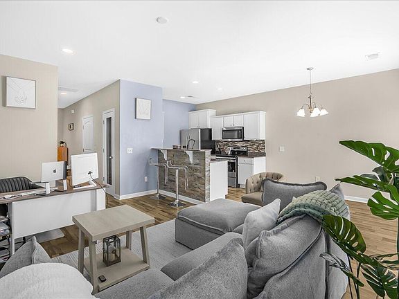 4th image of 508 Truman Dr