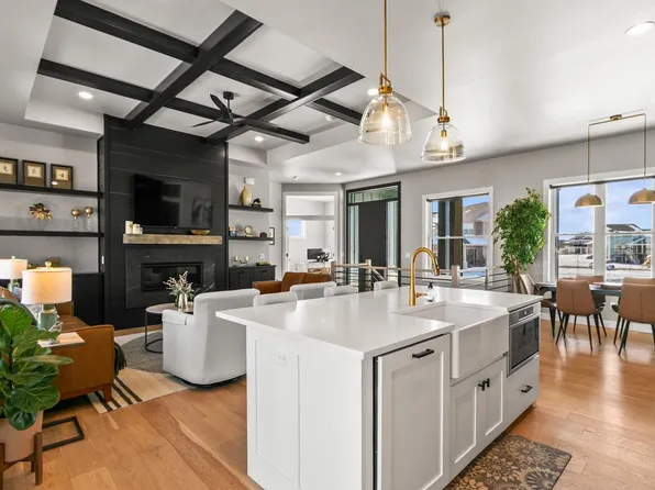 5818 Eagle Prairie Court, Waunakee, WI 53597