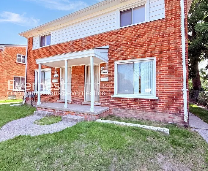 15378 Meyers Rd — Photo 1