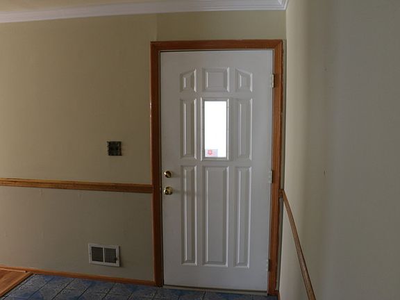 4th image of 66 Hollywood Ave