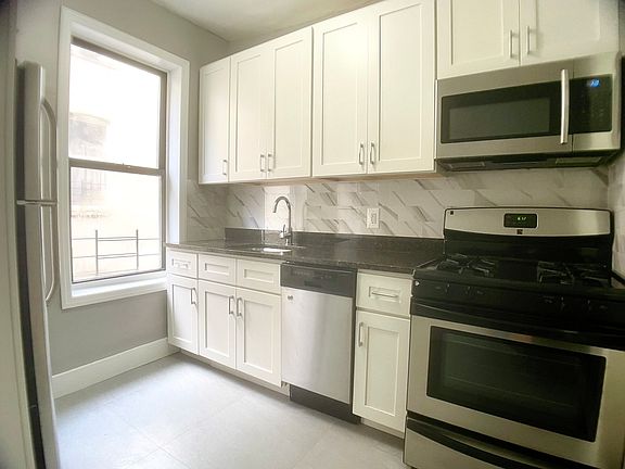 3rd image of 304 W 151st St #19A