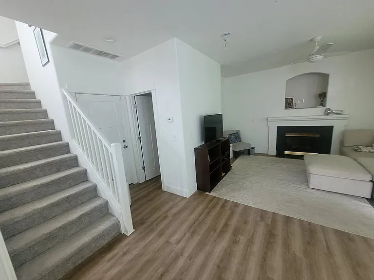 18903 SE 25th St — Photo 15