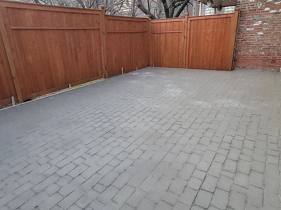 4th image of 631 N 16th St #1