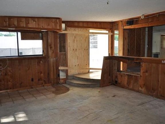 3rd image of 2115 Kingsland Ave