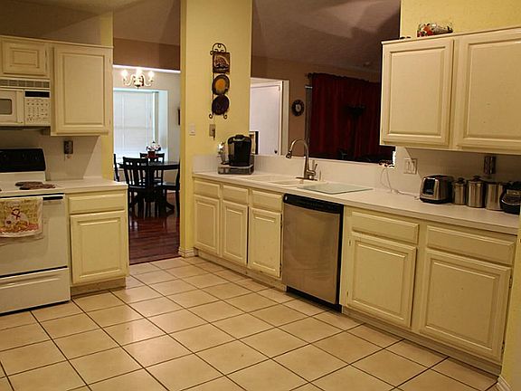 5th image of 1209 Wildwood Dr