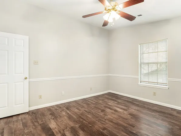 644 Green Jade Dr APT E, Fenton, MO 63026