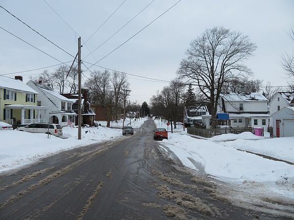 5th image of 654 Highland Ave