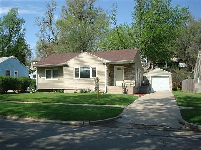 1st image of 1417 S Royce St