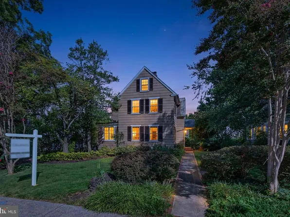 322 Saint Dunstans Rd, Baltimore, MD 21212