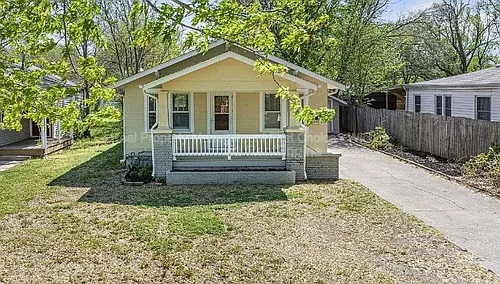 2142 S Waco Ave Photo 1