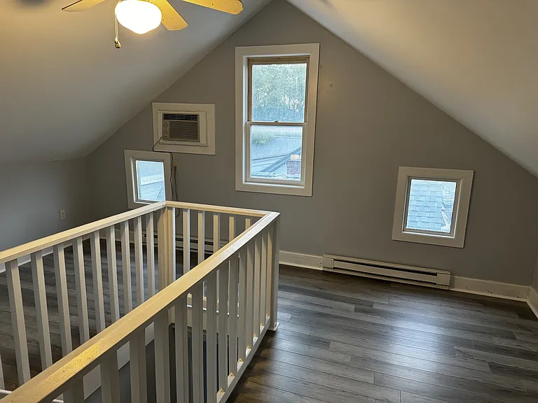 320 W Stephen St #B — Photo 10