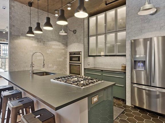 5th image of 411 W Ontario St APT 615