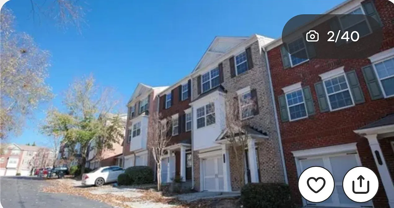 3 bed, 1306 sqft, $2,800 — Photo 2