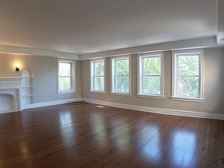 7349 N Seeley Ave #1 — Photo 1