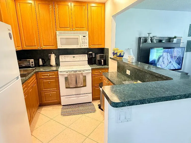 638 Snug Harbor Dr #E4 — Photo 19