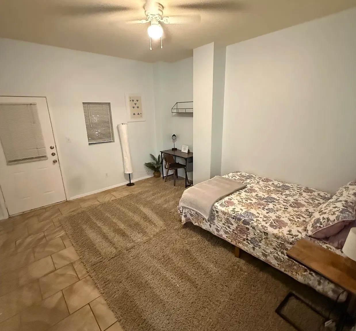 1 bed, 700 sqft, $1,300 — Photo 4