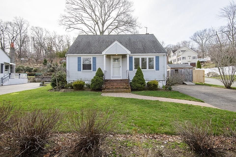 1st image of 260 Lynnfield St