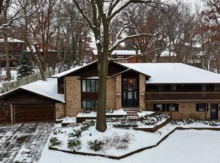 209 E 135th St, Burnsville, MN 55337