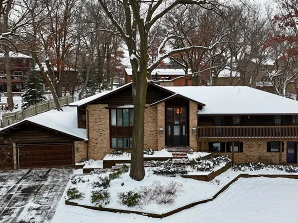 209 E 135th St, Burnsville, MN 55337