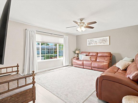 4th image of 5609 White Fir Way