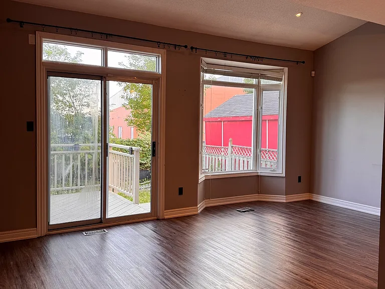 45 Cameo Dr — Photo 4