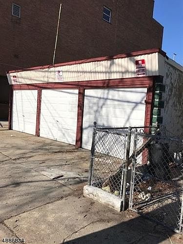 2nd image of 274 New York Ave