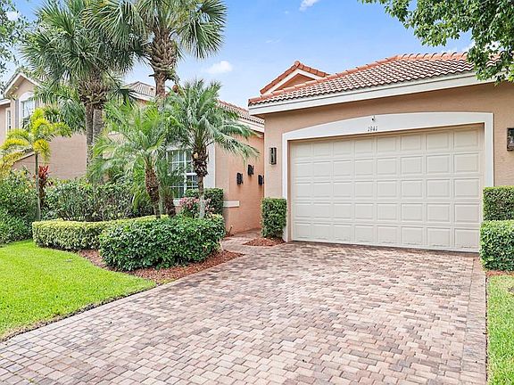 2nd image of 1941 Grey Falcon Cir SW