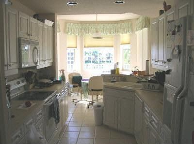 kitchen & breakfast nook