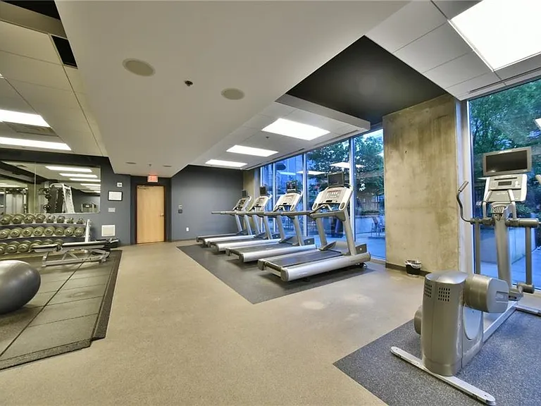 400 W Peachtree St NW #711 — Photo 29